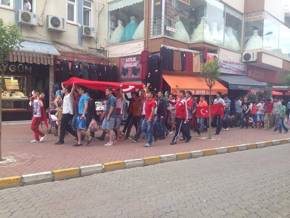 Araklı Gençliği Ayakta