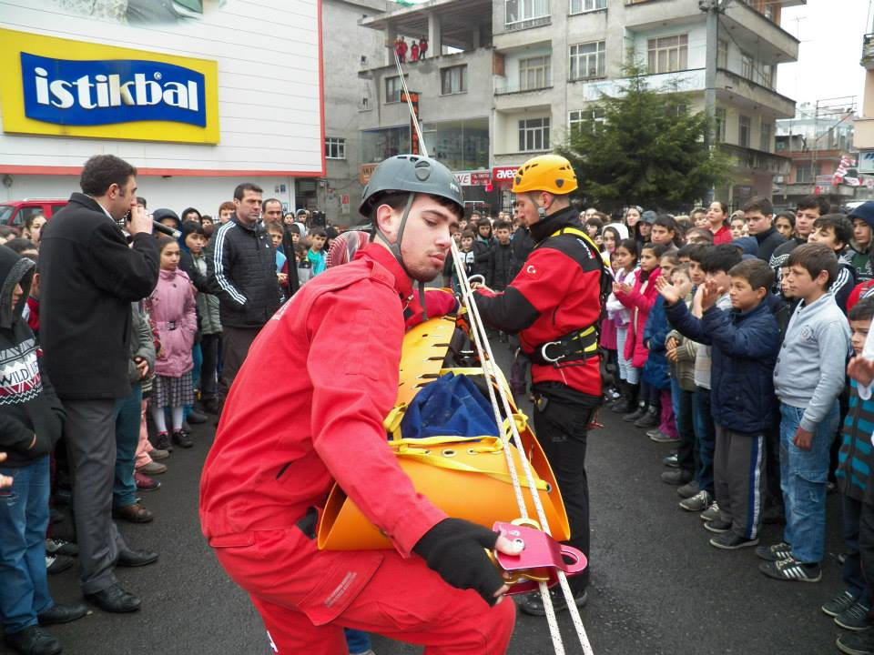 Araklı da Akut Ekiplerin den Kurtarma Tatbikatı