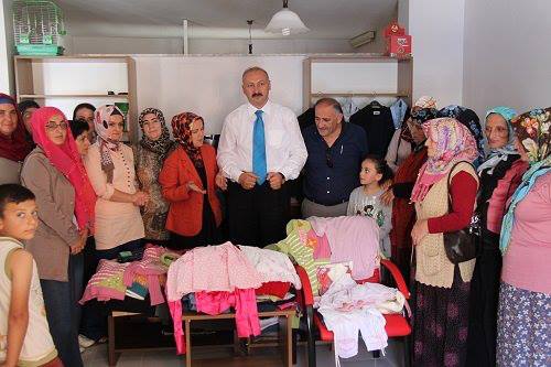 Beledıyeden elbise yardımı