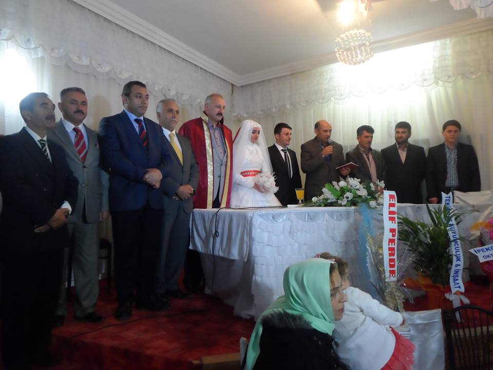 Araklı Belediye Başkan Aday Adayları Düğünde Bir Araya Geldiler