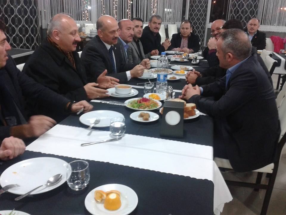 AKparti Araklı Teşkilatı Yemekte Buluştu