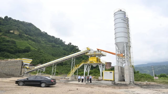 Trabzon Büyükşehir Belediyesi Araklı’da Beton Santrali Kuruyor