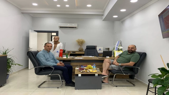 Ruşen Keleşoğlu Araklı'da Doğru Değer Gayrimenkulü ziyaret etti