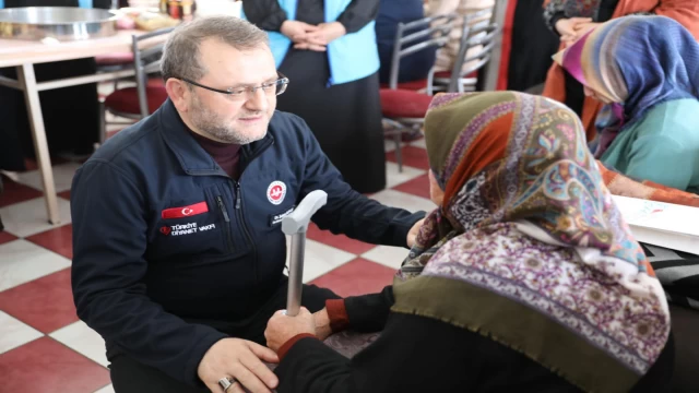 Araklılı Deprem Bölgesinde İncelemelerde Bulundu