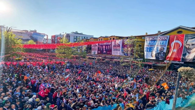 Ak Parti Trabzon'da Gövde Gösterisi Yaptı