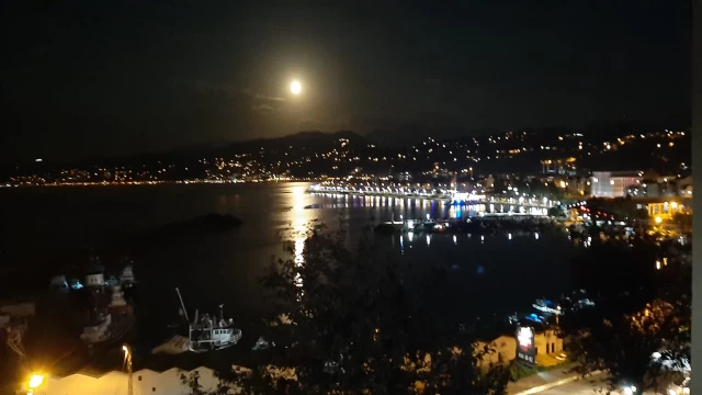 Araklı Bu Gece Bir Başka Güzel