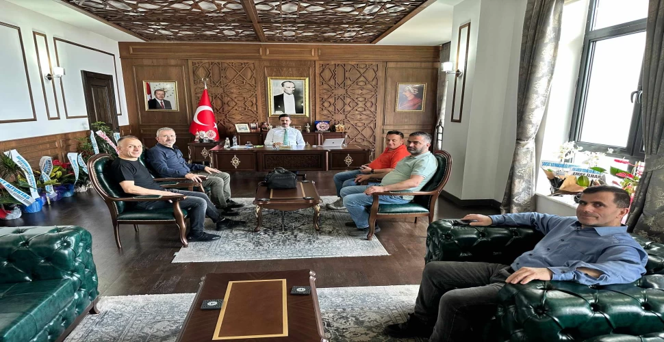 Trabzon Doğu gazeteciler Derneği'nden Araklı Kaymakamına ziyaret