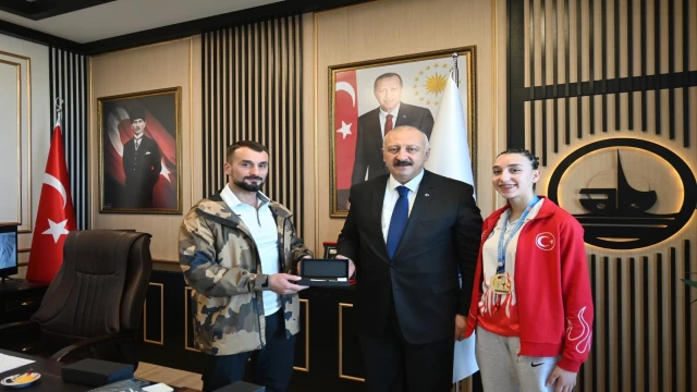 Avrupa Wushu Kung-fu Şampiyonasında Sudenaz Gülay Avrupa 1. Oldu