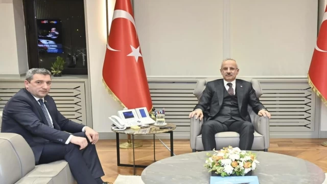 Başkan Adayı Bıyık Ulaştırma Bakanı Uraloğluy'la Görüştü