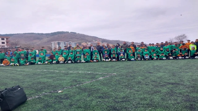 Başkan Adayı Durmuş Araklı'da Spor Kulüplerini Yanlız Bırakmıyor