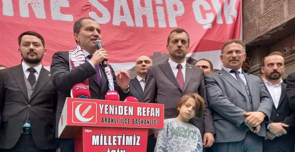 Yeniden Refah Partisi Araklı'da Gövde Gösterisi Yaptı