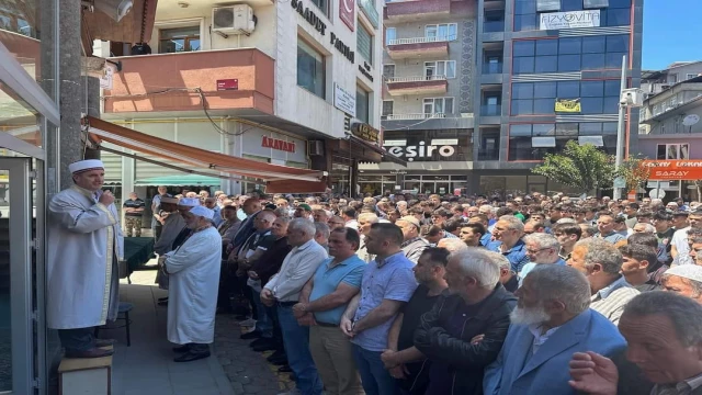 Araklı'da Göz Yaşları Arasında Toprağa Verildi