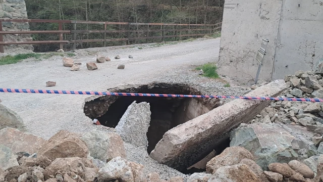 Araklı Karadere Bir Mahalleye Giriş Çıkışı Kapattı