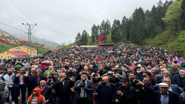 Trabzon'un kalbi Şalpazarı'nda Attı