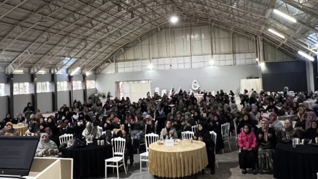 Araklı'da Bayanlardan Gövde Gösterisi