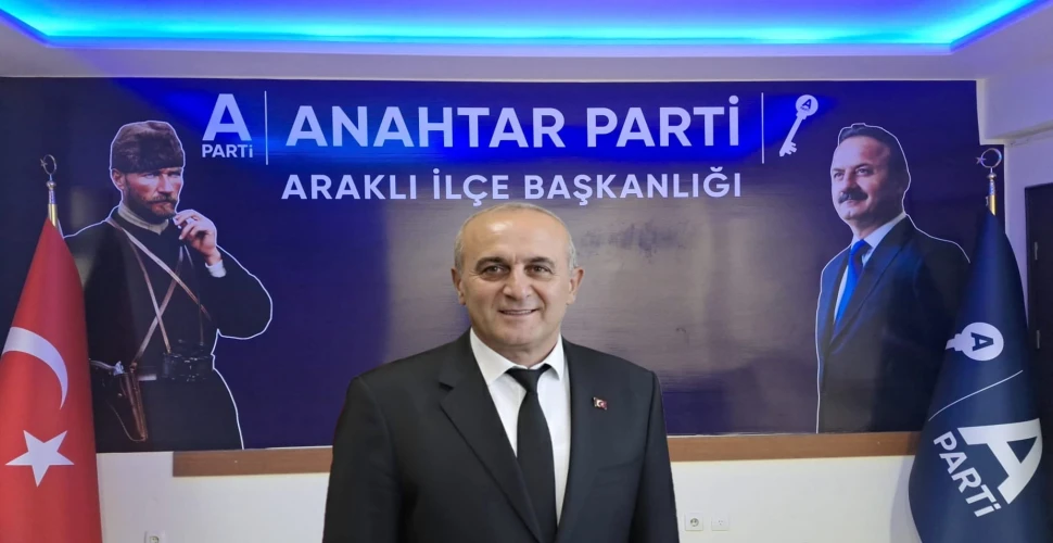 Anahtar Parti Araklı İlçe Başkanı İslam Baytürk'ten Bayram Mesajı