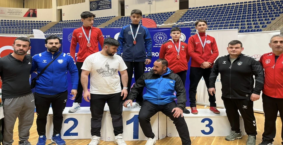 Araklı Belediyesi Spor Kulübü’nden Büyük Başarı! Güreşçiler Türkiye Şampiyonası’na Katılma Hakkı Kazandı