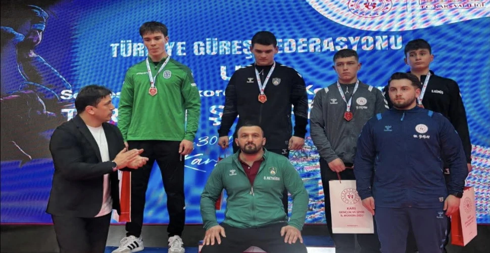 Araklılı Güreşçilerden Büyük Başarı