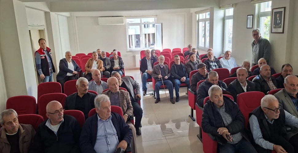 Araklı İlçe Tarım Müdürlüğü’nden Muhtar ve Çiftçilere Kokarca Uyarısı