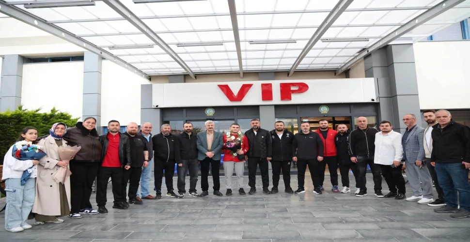 Araklı Şampiyonu Karşıladı