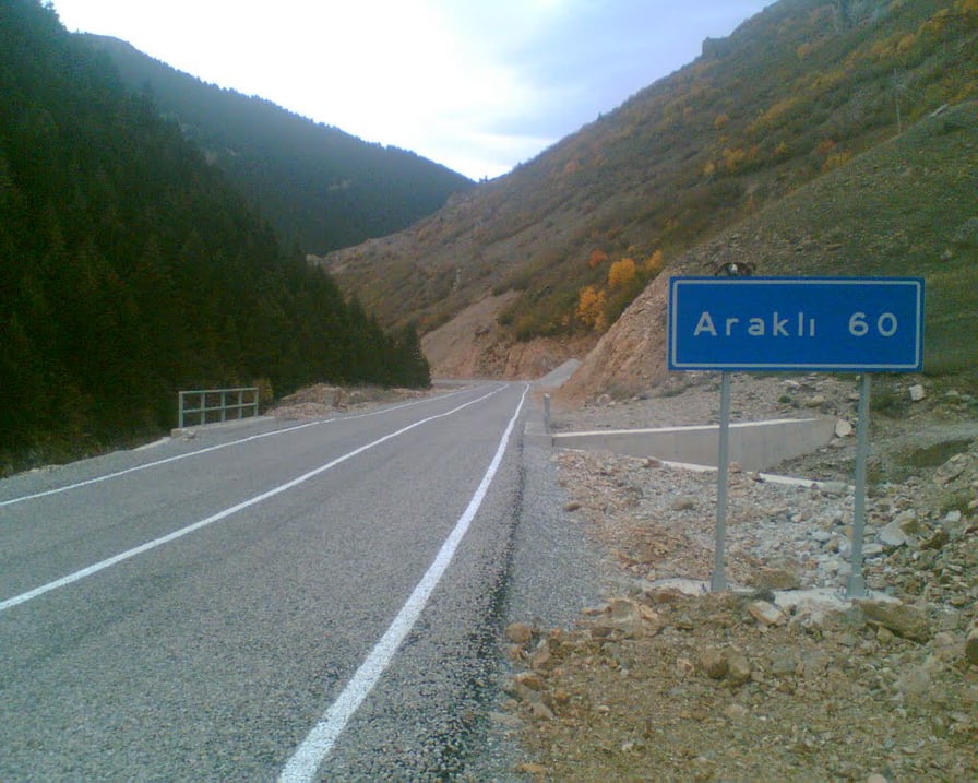 30 Yıl'dır Bitmeyen Araklı Karadere Yolu