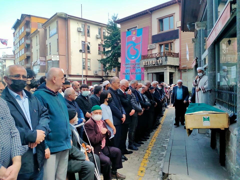 Civelek Araklı'da Son Yolculuğuna Uğurlandı