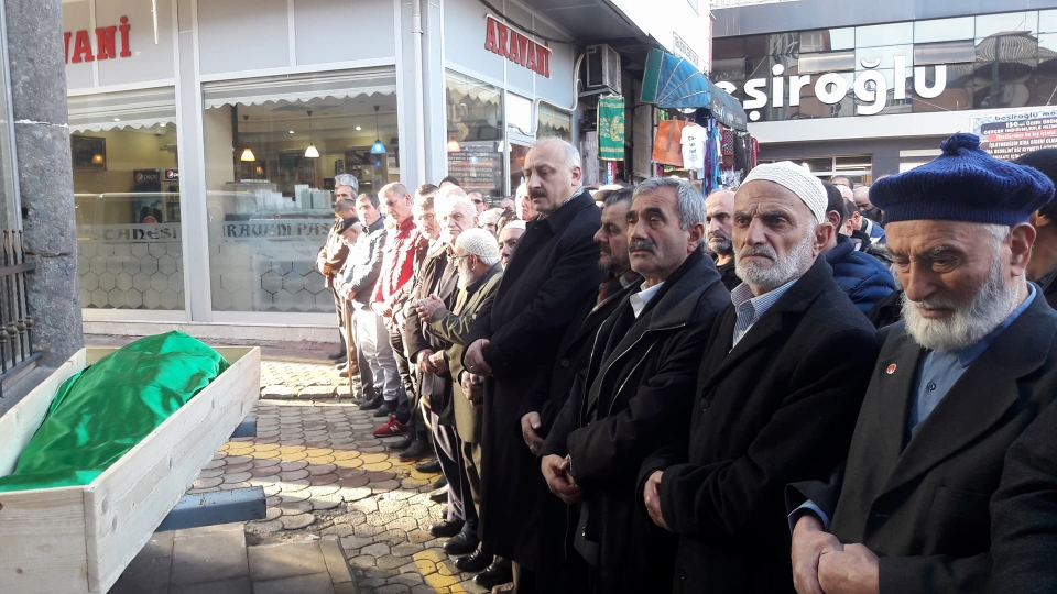 Adam Gibi Adamdı Araklı\'da Son Yolculuğuna Uğurlandı Video Haber