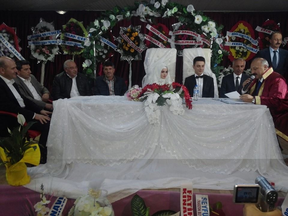ARAKLI BU DÜĞÜNÜ KONUŞUYOR