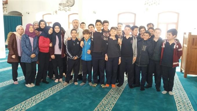 Araklı\'da Öğrenciler Camileri Ziyaret Etti