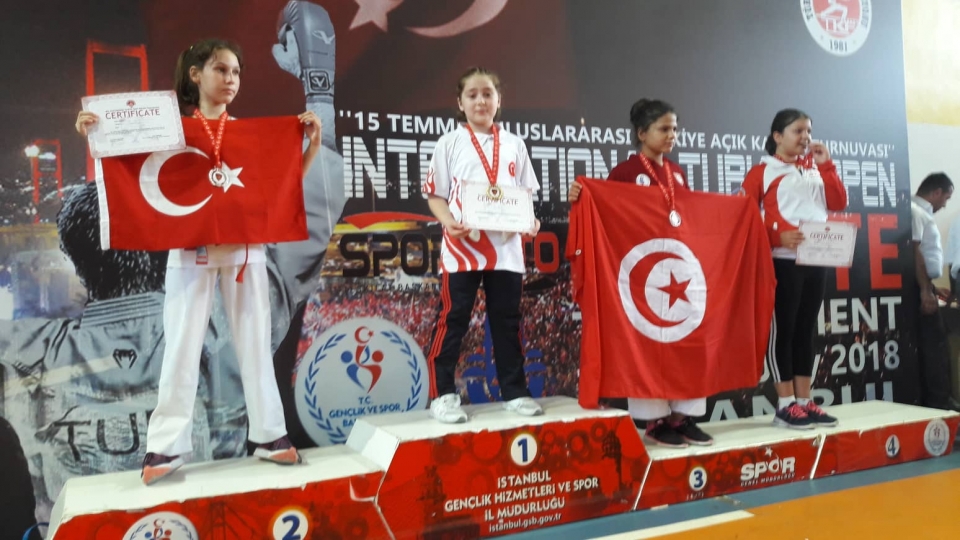 Araklılı Sporcu Karate Müsabakasında Altın Madalya Kazandı