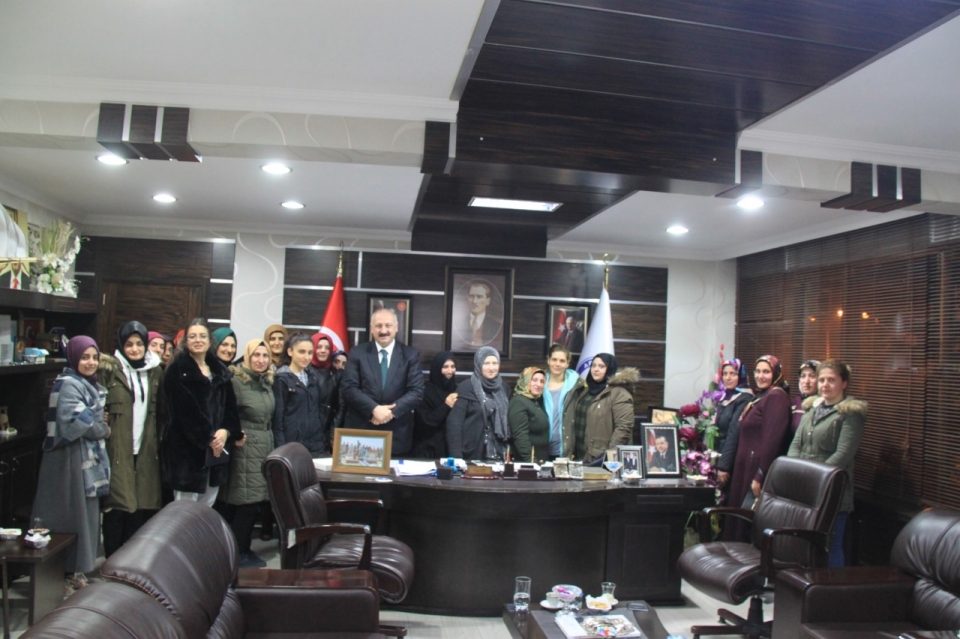Başkan Çebi Araklı\'da Bayanları Dinledi