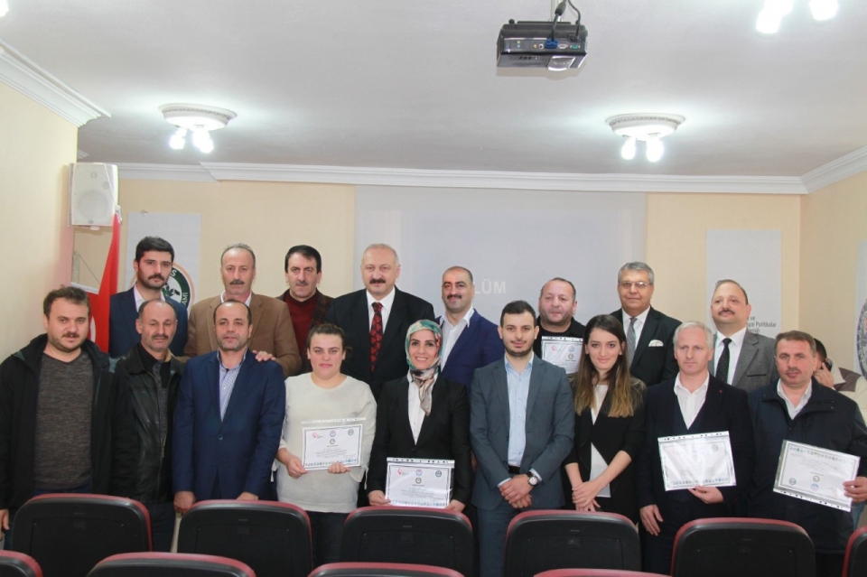 Başkan Çebi Eğitim Alanlara Belgelerini Verdi