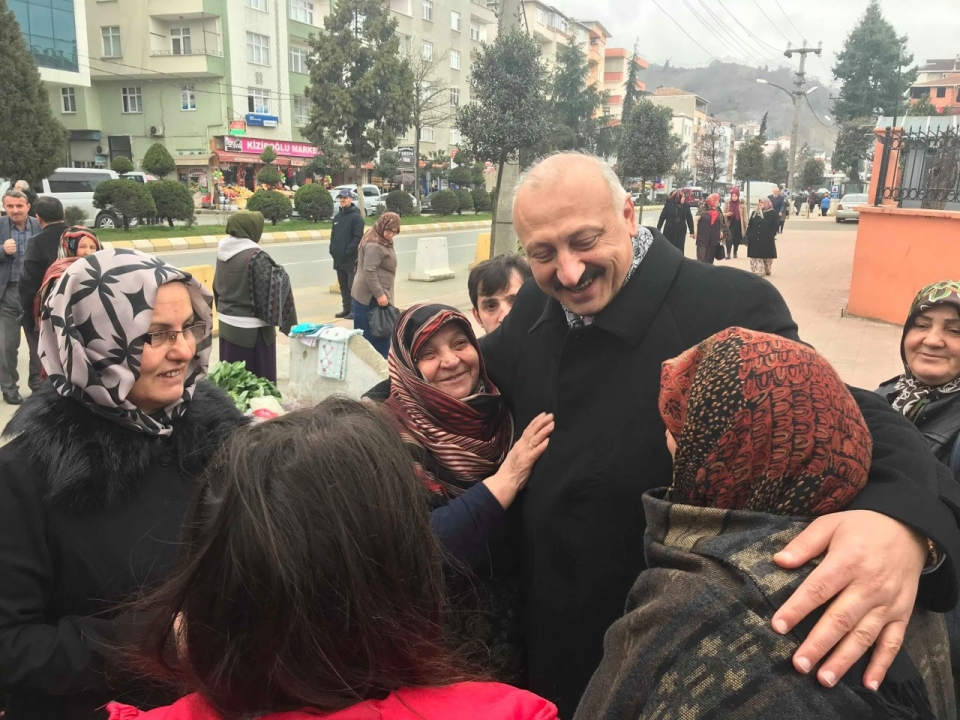 Başkan Çebi; \'\'Esnafımızla gönülden gönüle her zaman kucaklaşıyoruz\'\'