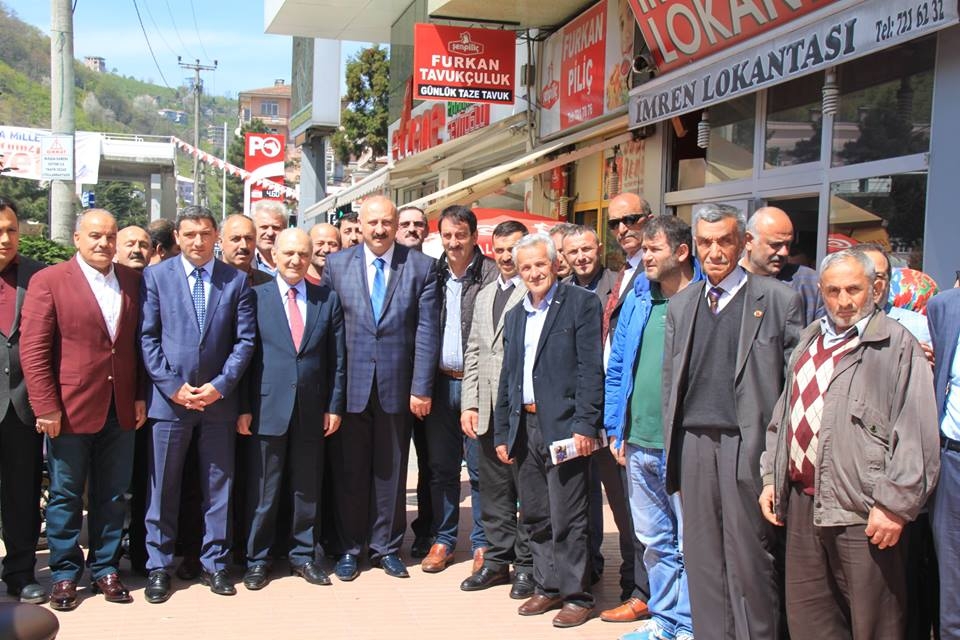  Eski Bakan Bayraktar Destek için Araklı\'da