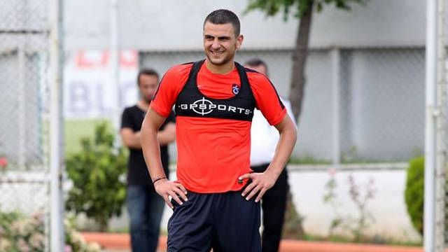 MİLLİ TAKIMI ARAKLILI FUTBOLCU İPTEN ALDI