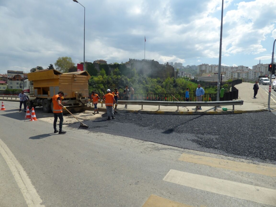 Trabzon Büyükşehir Belediyesi, 4 ilçede Yolları Bakıma Aldı