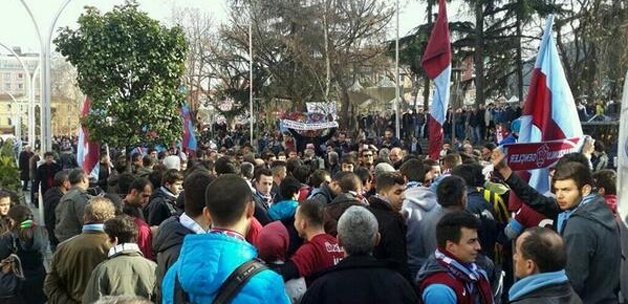 Trabzonsporlular ‘Hak İçin’ Sokaklara Döküldü