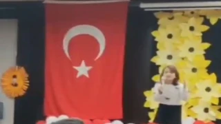 Araklılı Minik Asel Taşkent’te İstiklal Marşı ile Ayakta Alkışlandı