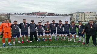 Şampiyon Araklı Saffet Çebi Lisesi 