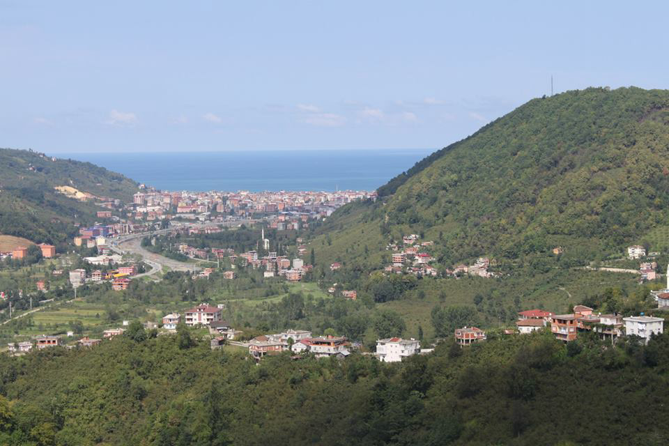 Araklı Yassıkaya Paskalar Köyü